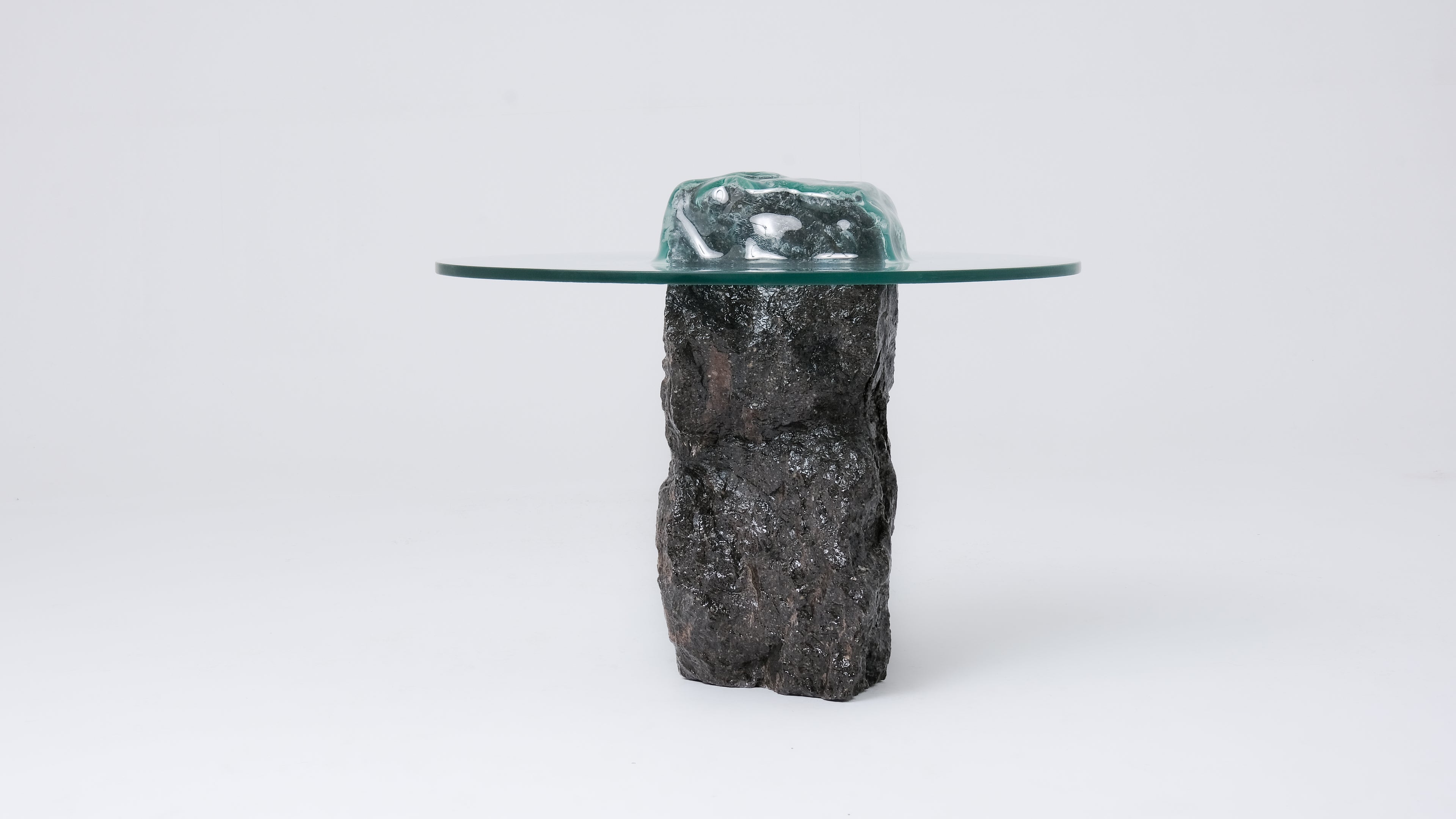 Homer Lava Stone #005 Sehpa